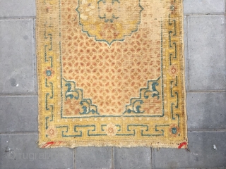 #2080 Ningxia rug, one flowert medalllion , symbolize rich and lucy fortune full of money coin veins. very good age. size  111*57cm (43*22')         