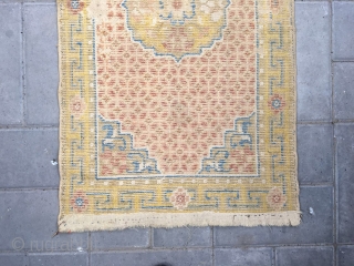 #2080 Ningxia rug, one flowert medalllion , symbolize rich and lucy fortune full of money coin veins. very good age. size  111*57cm (43*22')         