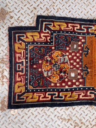 Tibetan horse saddle rug, Rare lama dark  red background color is more high-grade, full of  thousand Buddha hands veins, there is a characteristic is on both sides each side is  ...