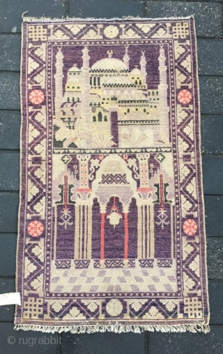 #2040 Chinese Baotou rug, it is a prayer rug by Moslem. Good age and quality. Size 118*73cm(46*28")

                