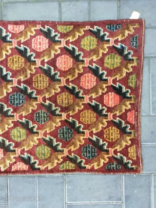 Tibet rug, red background ,Chinese geese fly south, full of lucky clouds veins. Wool warp and weft. Good age and condition .
Size 153*86cm(60*34”)          