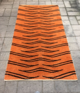Fake Tibet rug, nice tiger veins ,good condition.  It with low price . Size 92*180cm(36*70”)                 
