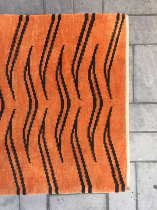 Fake Tibet rug, nice tiger veins ,good condition.  It with low price . Size 92*180cm(36*70”)                 