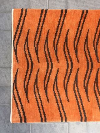 Fake Tibet rug, nice tiger veins ,good condition.  It with low price . Size 92*180cm(36*70”)                 