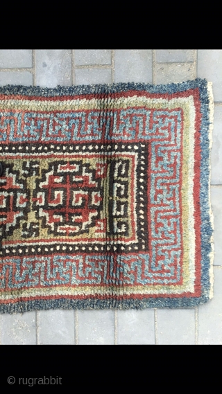 Tibet rug, green background with three medallion veins. Good age and condition. Size 88*168cm(34*66”)                   