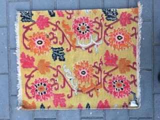 #2020 Tibet rug, yellow background with colorful lotus flowers. Size 76*63cm ( 30*25")                    