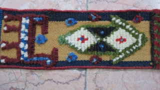 A beautiful Qhashqhai band natural color wool and wool size: 412 x 10 price:POR SOLD                  