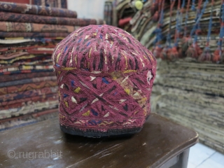 Very old Tourkmen hat silk price:POR                           