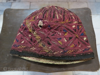 Very old Tourkmen hat silk price:POR                           