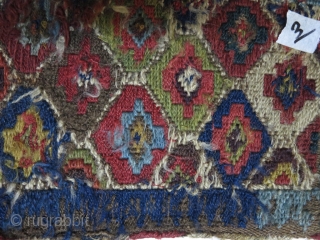 Very old Shahsavan Toubreh ( bag ) morvarid shirakipich technique and double face wool on wool natural color size: 32 x 21 cm price: POR
        