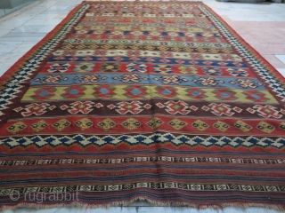 Qhashqhai Kilim size: 268 x 140 cm price: SOLD
                        