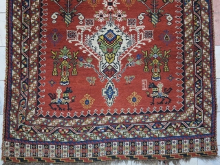 A beautiful Nasrabad Bakhtiari with gret design wool on wool size: 234 x 125 age: 1916 price: POR
               