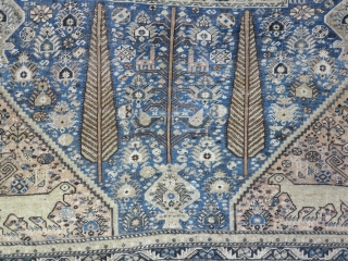 A beautiful Qhashqhai with great design wool on wool age: about 120 years old size: 200 x 141 cm price: SOLD
            