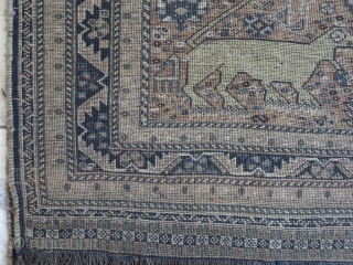 A beautiful Qhashqhai with great design wool on wool age: about 120 years old size: 200 x 141 cm price: SOLD
            