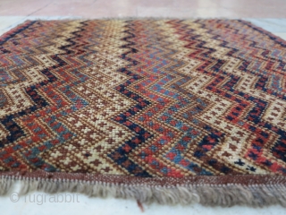 Beautiful antique Qhashqhai Balesht ( yastik ) wool on wool size: 70 x 76 cm price:POR                 