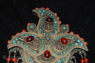 A BEAUTIFUL 19TH CENTURY SILVER UZBEK ORNAMENT FROM BUKHARAH. ITS IN A VERY GOOD CONDITION. IT'S IN A VERY GOOD CONDITION WITH CORAL, TOURQUOISE AND CORNALINE
FOR MORE INFORMATIONS, KINDLY MAIL ME  