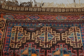 A Beautiful sar mazi balouchi in a very good condition. the size is 59 x 59cm. for more informations, kindly contact me           