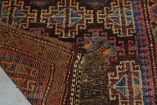 A Beautiful sar mazi balouchi in a very good condition. the size is 59 x 59cm. for more informations, kindly contact me           