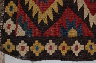 A MAYMANAKI SMALL KILIM IN A VERY GOOD CONDITION WITH NATURAL COLOURS. THE SIZE IS 100 X 63 CM. FOR MORE INFORMATIONS, PLEASE CONTACT ME        