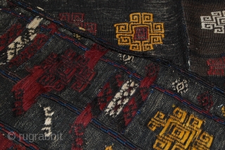 Antique Balouchi sufrah kilim in a very good condition. the size is 139 x 128 cm. for more informations, please contact me           