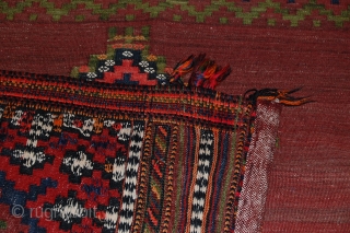 a beautiful old sufrah kilim. the size is 130 x 130 cm. for more informations, please contact me               