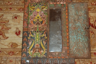 A BEAUTIFUL AYNAYI BUKHARAYI BUKHARAH MARRIAGE MIRROR IN METAL. A VERY OLD MIRROR IN A VERY GOOD CONDITION. FOR MORE INFORMATIONS, PLEASE CONTACT ME         