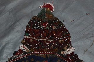 A PASHTUN AFGHAN MARRIAGE HEAD FROM AFGHANISTAN IN A VERY GOOD CONDITION. FOR MORE INFORMATIONS, PLEASE CONTACT ME
               