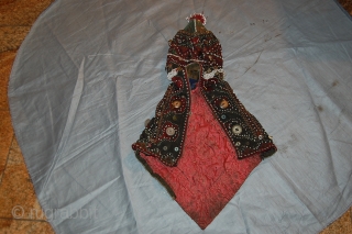 A PASHTUN AFGHAN MARRIAGE HEAD FROM AFGHANISTAN IN A VERY GOOD CONDITION. FOR MORE INFORMATIONS, PLEASE CONTACT ME
               