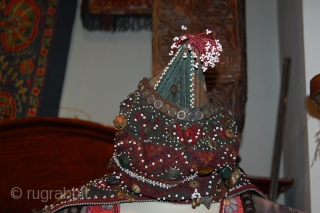 A PASHTUN AFGHAN MARRIAGE HEAD FROM AFGHANISTAN IN A VERY GOOD CONDITION. FOR MORE INFORMATIONS, PLEASE CONTACT ME
               