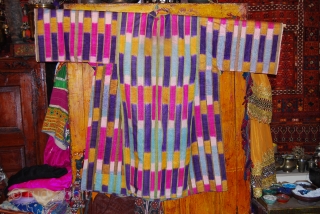 a fabulous ikat robe in a very good condition.                        