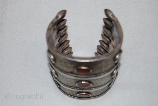 A BEAUTIFUL 19TH CENTURY SILVER TURKOMEN BRACELET. THE SIZE IS ABOUT 9.3 CM AND THE WEIGHT IS 273 GRAM. IT'S IN A GREAT CONDITION

FOR MORE INFORMATION,KINDLY MAIL ME     