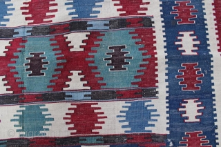 Caucasian Georgia Kilim 
size: 167 x 227 cm                         