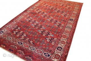 Yamut Turkoman Carpet 
size: 196 x 304 cm
good condition repair has been done
                    