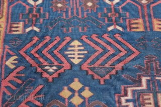 Avar Dum Kilim 
size: 152 x 429 cm                         