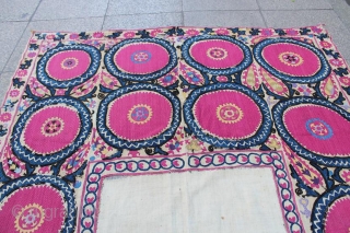 Very old Central Asia Ura tube Suzani
size : 138 x 235 cm                     