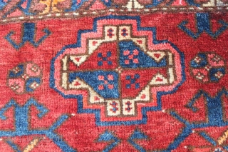 Uzbek / Ersari Chuval
size: 45 x 101 cm                         