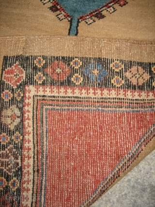 bakshaish rug in the midle there is 4-5 knot silk and 2 end restoration 
size: 85 x 132 cm              