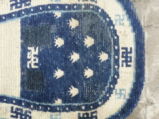 Tibet, Saddle rug.
Size:63 x 130 cm
Condition: Good Condition.
                         