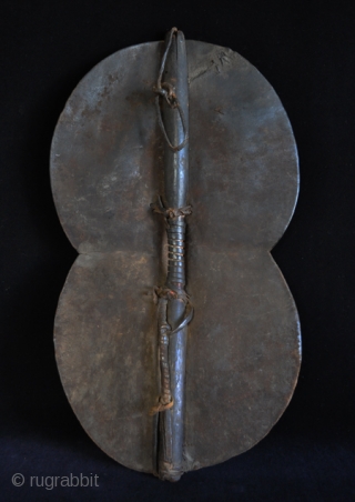 Shield.
Sukuma (or Hehe), Tanzania.
Animal hide, wood.
29" (74cm) high, nice native repairs.
Early 20th century.                    