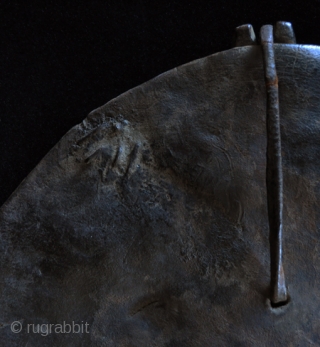 Shield.
Sukuma (or Hehe), Tanzania.
Animal hide, wood.
29" (74cm) high, nice native repairs.
Early 20th century.                    