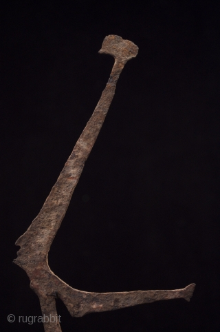 Iron currency used by the Sara people of Chad, West Africa.
18" (46 cm) high.
Early to mid-20th century.
#7058 

               