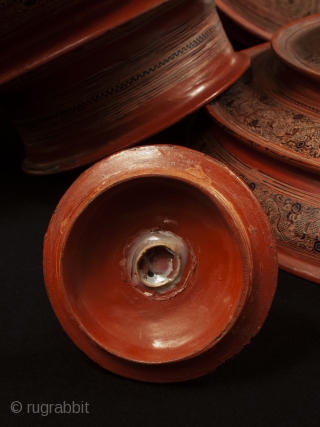 Large offering vessel, hsun ok, Pagan, Burma. Bamboo, lacquer, pigment, 33″ high by 18″ diameter (84 by 45.7 cm), Late 19th or early 20th century.

An imposing offering vessel composed of six pieces,  ...