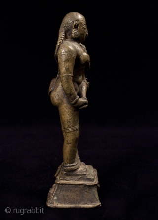 In Tribute to Mothers. Parvati with child,
India.
Lost wax cast bronze.
7.5" (19 cm) high.
17th century.                   