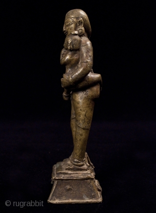 In Tribute to Mothers. Parvati with child,
India.
Lost wax cast bronze.
7.5" (19 cm) high.
17th century.                   