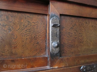 Japanese Keyaki Burl Wood Choba with Locking Bar, Edo Period
Antique Japanese choba tansu (merchant's chest) made of keyaki (elm) wood burl with heavy iron hardware. The upper most portion of the chest  ...