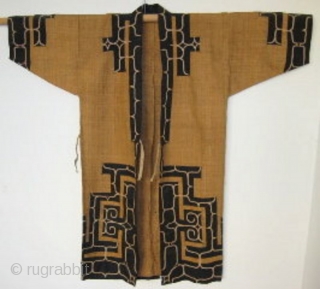 Japanese Ainu Robe, Woven Elm Bark


Japanese traditional tribal robe worn by the Ainu people of Northern Japan. Hand woven out of fine strips of elm bark with wide strips of dark indigo  ...