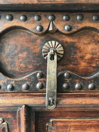 Antique Chinese Jumu Coffer Cabinet

Chinese Jumu hardwood coffer cabinet. A coffer is a strong chest or box used for keeping money or valuables safe. The front of the cabinet holds two drawers  ...