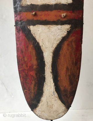Rare Antique Oceanic Mendi Shield

A rare Mendi wood shield from the Southern Highlands Provence, Papua New Guinea made of wood, natural pigment with a natural fiber strap. The shield is a regionally  ...