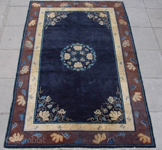 No.R051 * Chinese Antique "Old Peking" Rug, Origin: Beijing Age: Early-20th Century. Size: 176x261cm ( 5'9"x8'7" ).Shape: Rectangle  Material: 100% Wool Woven: Hand-knotted Background Color: Dark Blues , This is an  ...