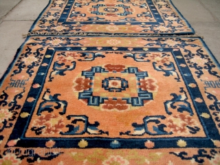 No.R142 * Chinese Antique Mat-Rug,Size:67x68cm( 27" x 27" )x2. Origin: Suiyuan. Shape: Square.Background Color: Wood Red. 
                